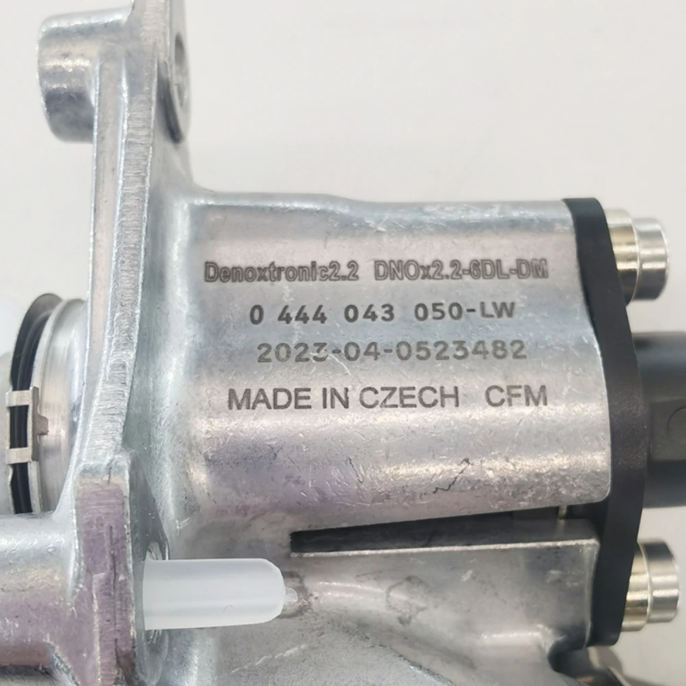 For Urea nozzle 0444043050 0444043016 0444043007 0444043008 0444043009 urea injector doser pump injector nozzle