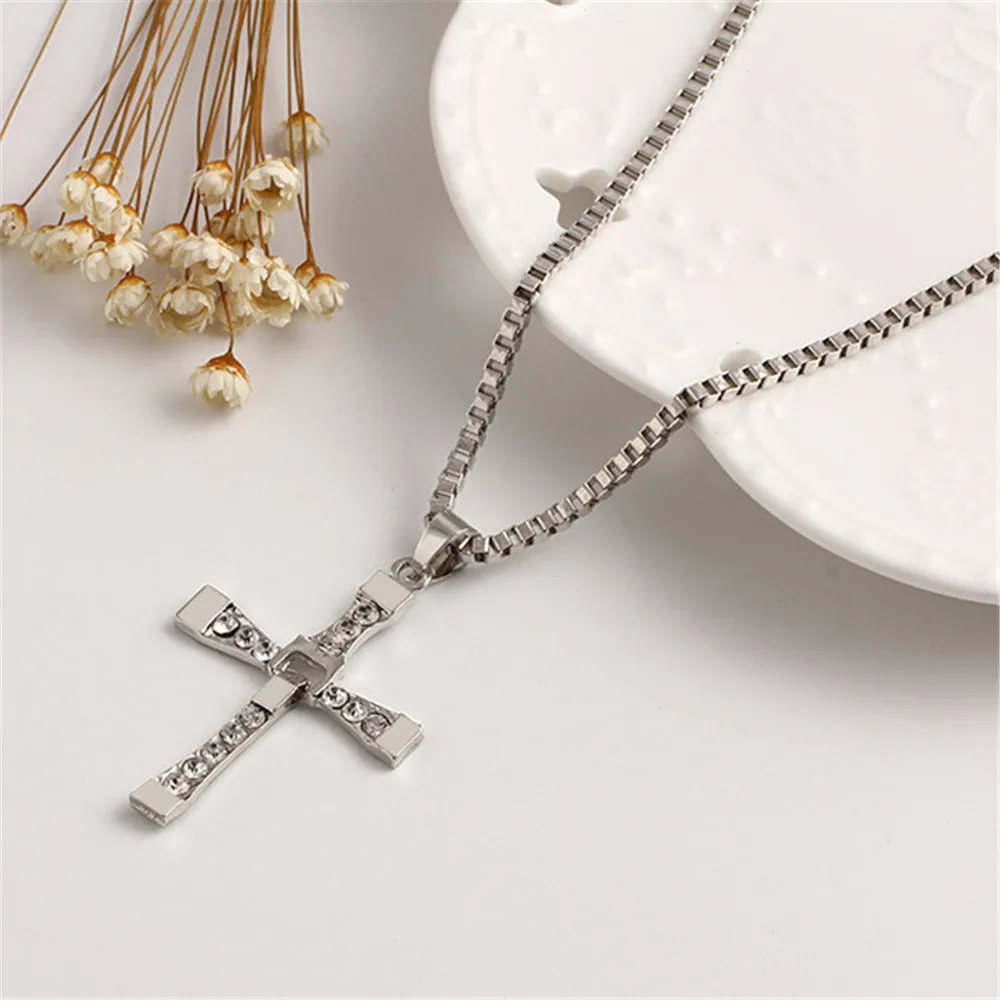 New Fast and Furious 7 Moive Cross Tourette Necklace Dominic Toretto Crystal Jesus Cross Pendant Necklace For Men Gifts Jewelry