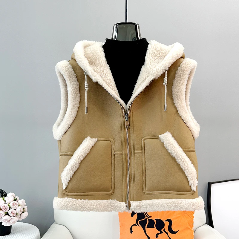 Gilet di lana di agnello femminile 2023 autunno nuovo alla moda fuori indossando cappotto di pelliccia senza maniche in Shearling di pecora con cappuccio JT3457