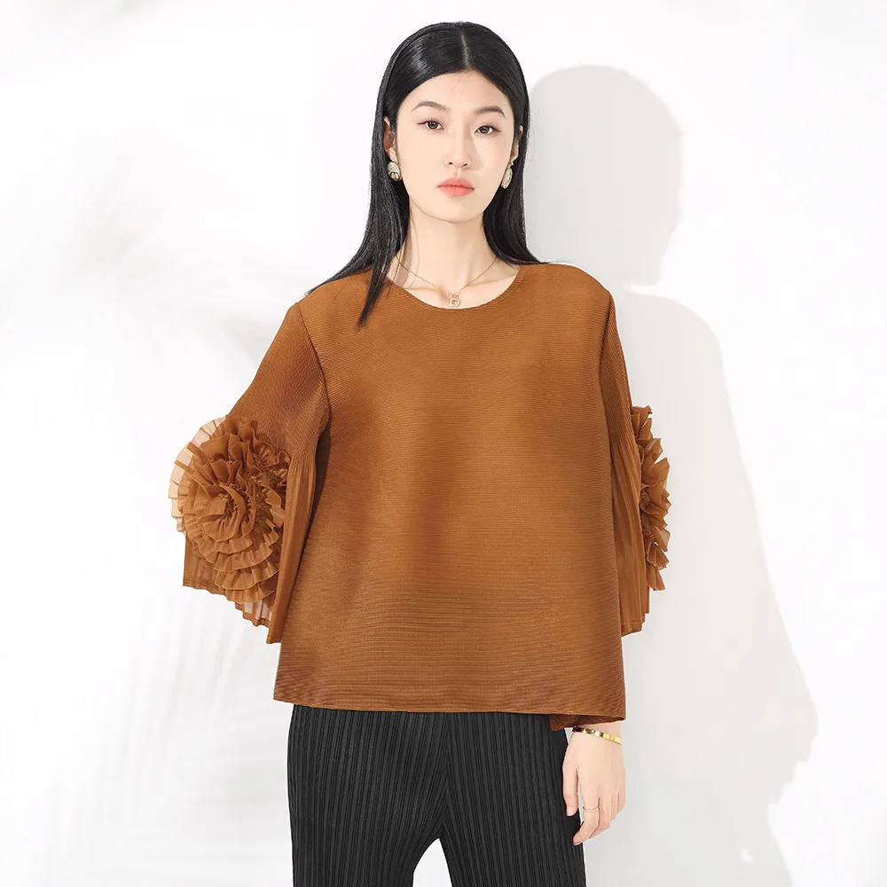 Miyake-Camiseta plisada con cuello redondo para mujer, Top informal elástico ajustado con flores, talla grande, a la moda y versátil, 2025