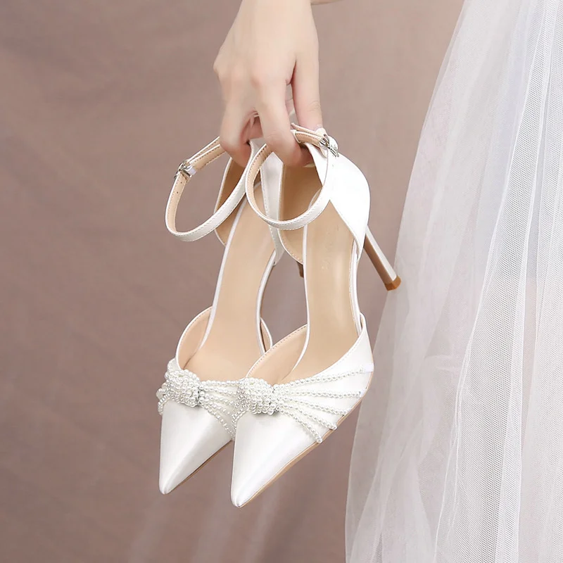 

2025 Hot Selling New String Bead Pumps Pointed Thin Heels White Wedding Shoes Bridesmaid High Heels Sexy Satin Single Shoes