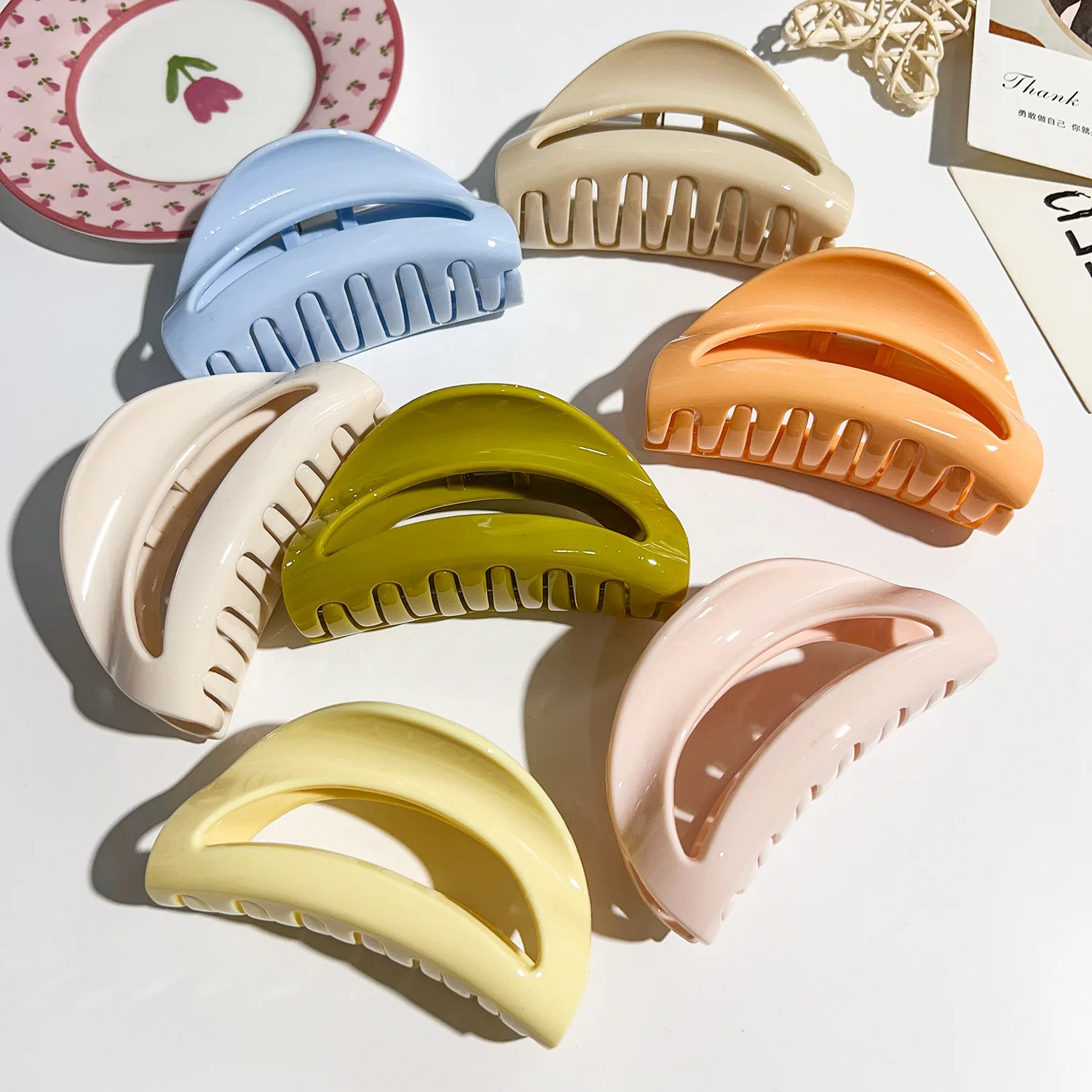 

New UV Coated Moon Shape Hair Clip Women Elegant Half Moon Hair Accessories Silicone Non Slip Hair Claw hairpins and clips