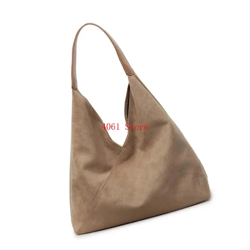 projeto-confortavel-interior-espacoso-do-outono-inverno-da-correia-do-saco-elegante-axilas