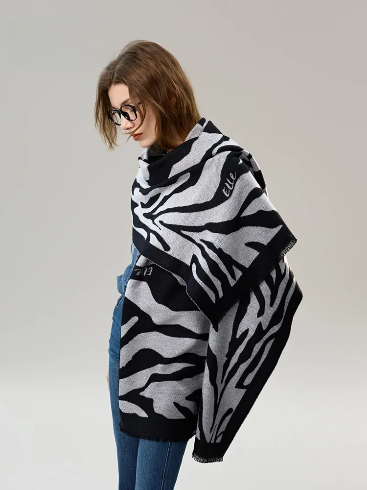 elle-faionable-warm-scarf-women's-autumn-winter-polka-dot-patterned-awl-versatile-ne-warmer-for-air-conditioned-rooms