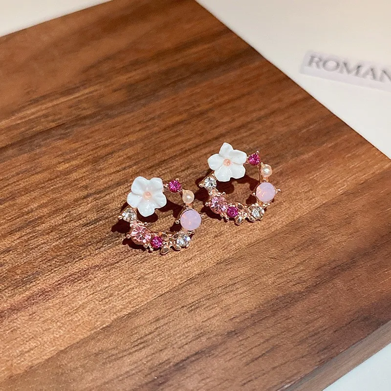 Fashion White Small Flower Stud Earrings for Women Pink Rhinestones Round Circle Earrings Hollow Geometry Cute Jewelry