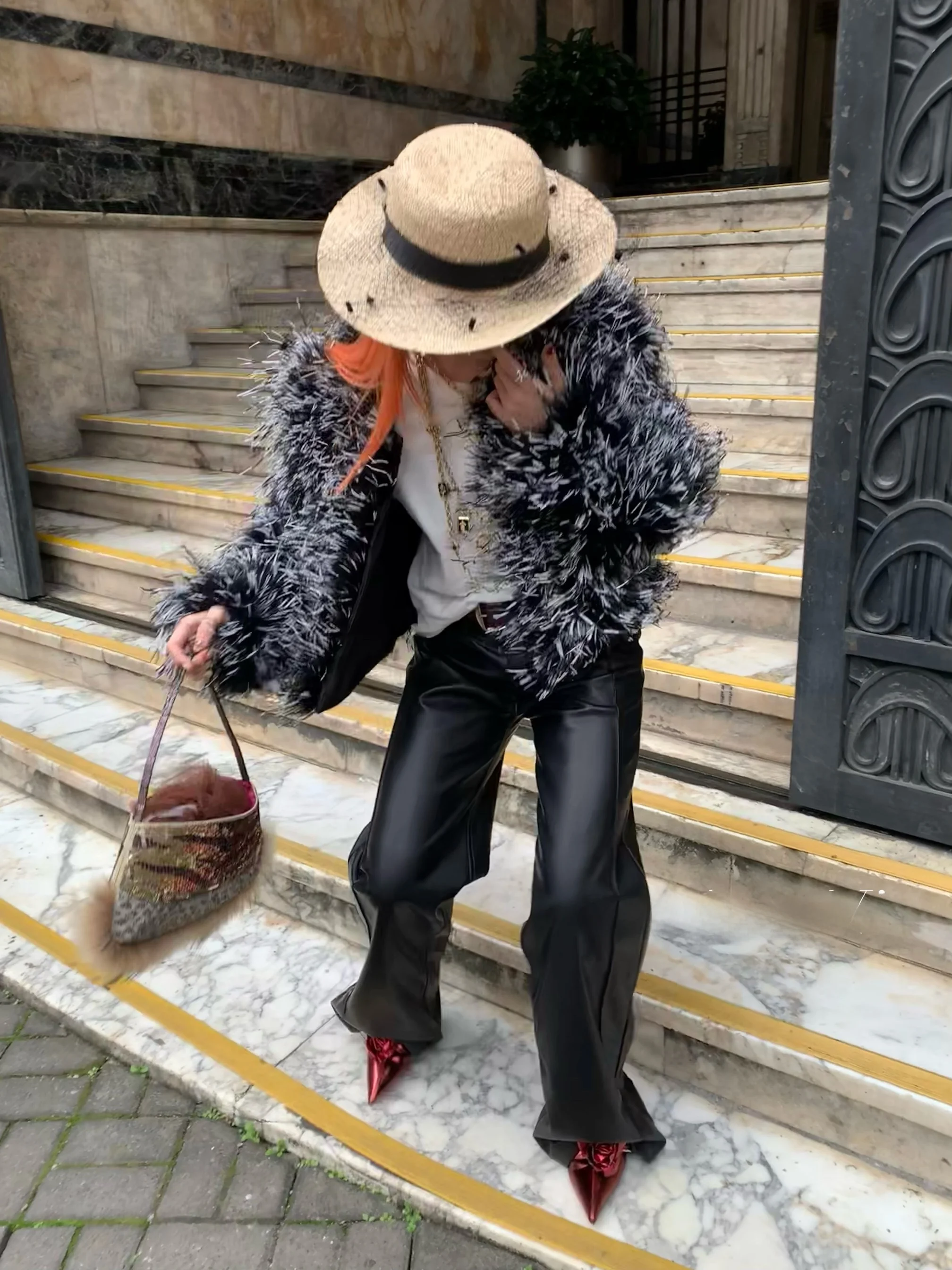 

Faionable Bla PU Leather Straight Leg Pants Long Loose Slimming Effect Hang Winter New Sle Ladies Casual Pants