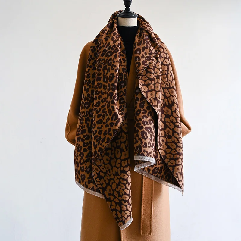 

Brand design luxury leopard print imitation cashmere scarf thickened 2024 autumn and winter new muffler shawl neckerchief muffle