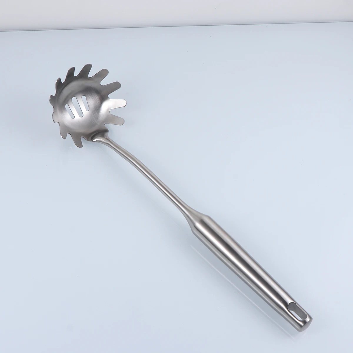 

Thickened 304 Stainless Steel Spaghetti Server Slotted Spoon Noodle Spoon With Hole For Kitchen Cookware Pasta Linguini Spatula