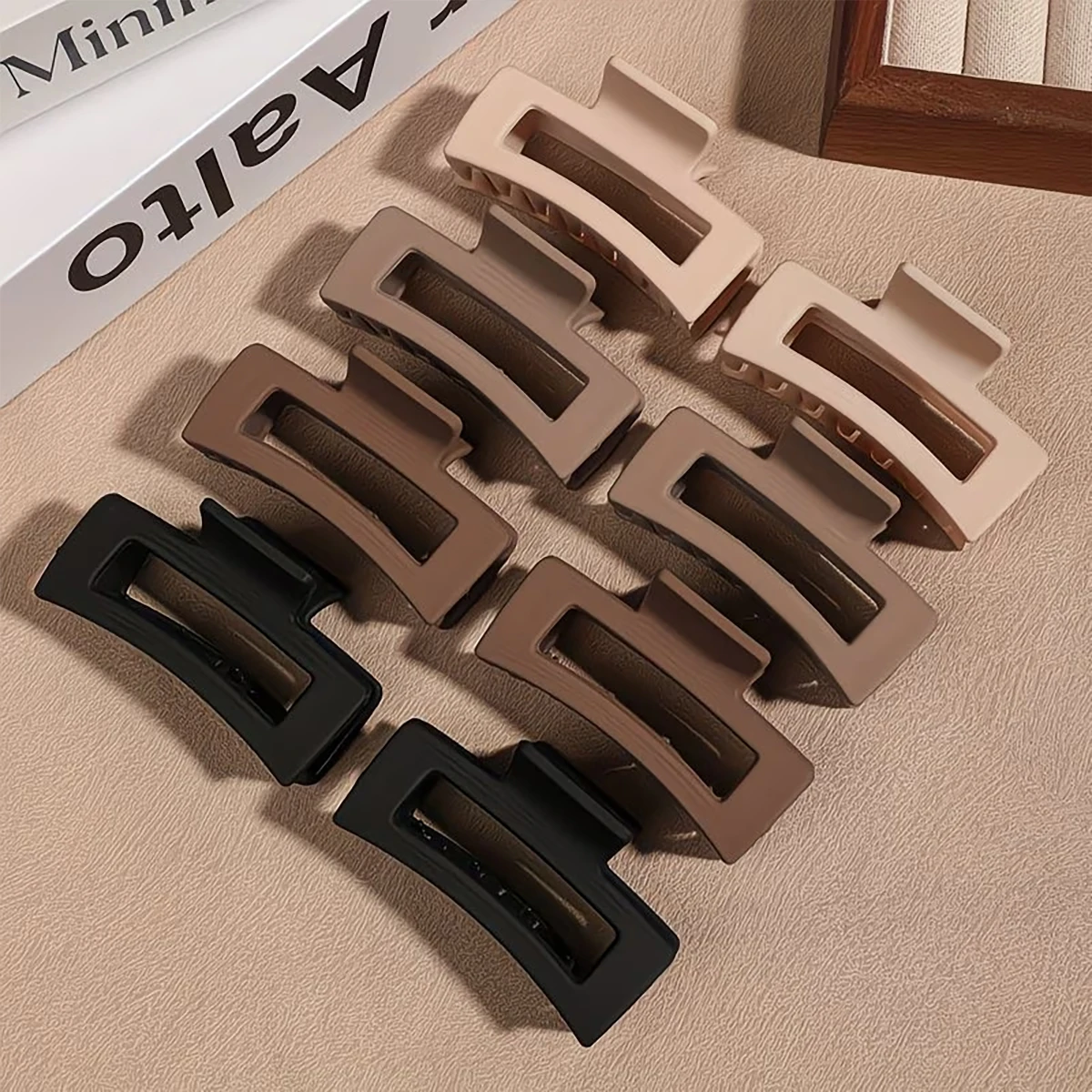 4-Piece Set of Simple Frosted Anti-Slip Retro Hollow Design Hair Claws Suitable for Women with Thin and Thick Hair, Curly Hair C