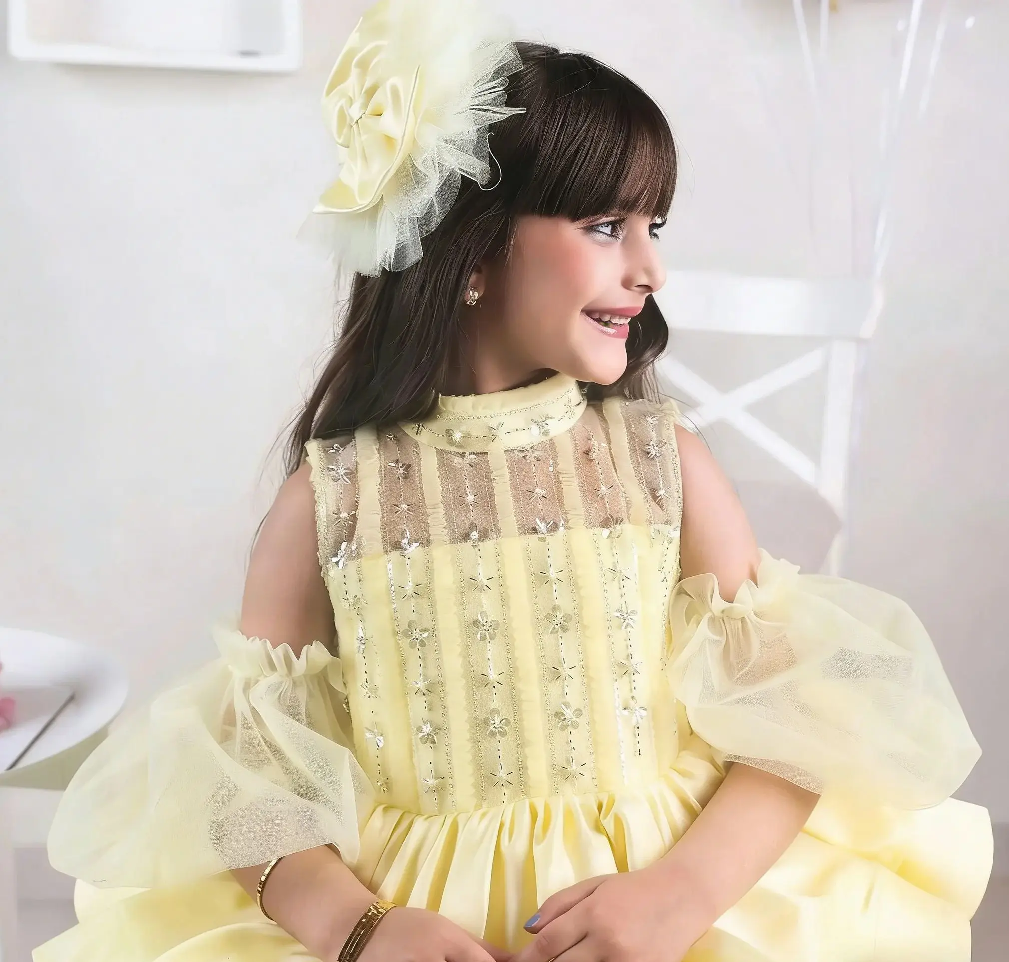 فساتين فتاة الزهور الصفراء لحفلات الزفاف مطرزة قبالة الكتف تول منتفخ الأميرة المقدسة الأولى بالتواصل الكرة ثوب مخصص