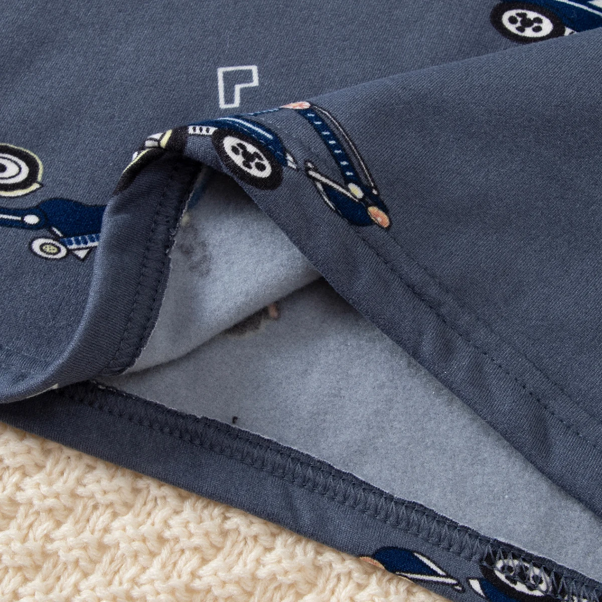 2-teiliges Herbst-/Winter-Set für Jungen mit Dinosaurier- und Autodesign, warmes Unterwäsche-Set, bequeme, dicke Schlafanzughose und Schlafhose. – Detail 8