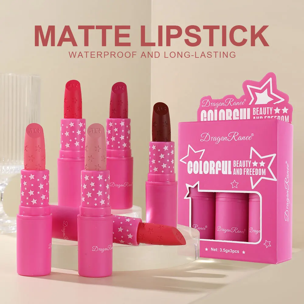 3-teiliges mattes rotes Lippenstift-Set, das nicht leicht abfallen ist, Barbie-Lippenstift-Set mit schwarzem Sternmuster und geschnitztem Rosen