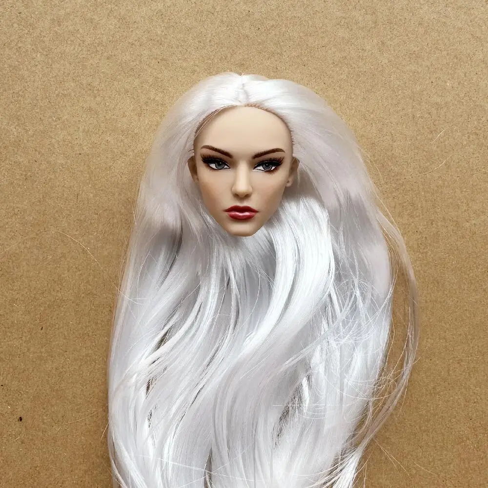 1/6 Modell-Puppenköpfe mit Sommersprossen und buntem Haar, erhältlich in den Hauttönen Braun, Weiß und Beige für die Puppenherstellung. – Detail 4