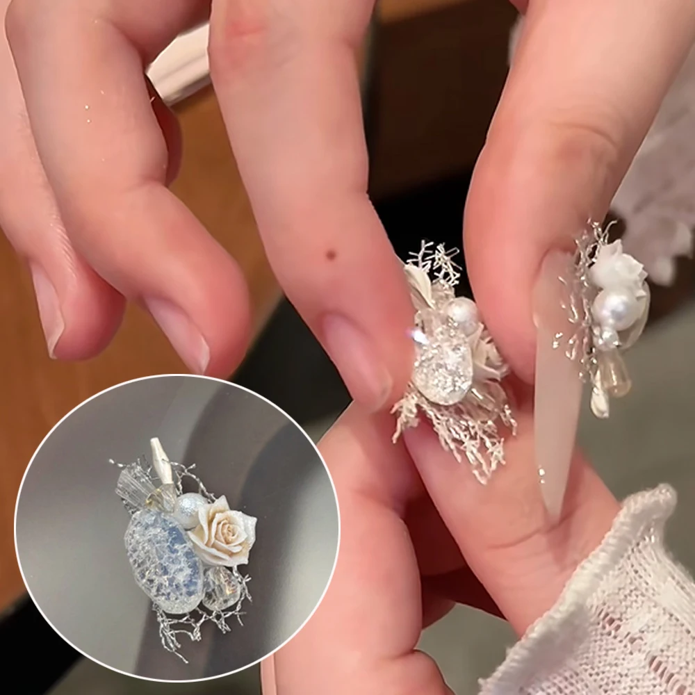 1/3/5 pezzi di lusso 3D cristallo strass pendenti per unghie fiore di pizzo mucchio + perle + rose gioielli accessori per unghie moda manicure Decor