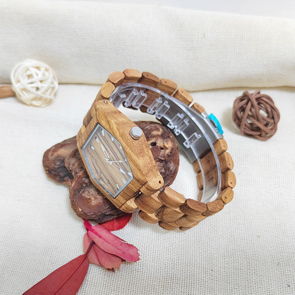 Wacthes Wooden Natural Wood Women's Quartz Wristwatch Creative Hexagon Shaped Watch Case Elegant Stylish Ladies Watches Gifts