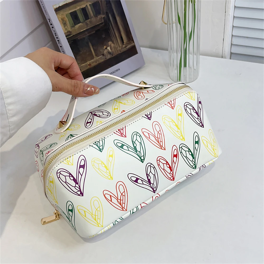 ISKYBOB Large-capacity Makeup Bag Heart Floral Print PU Leather Cosmetic Bag Travel Toiletries Organizer Women Storage Box Giftt