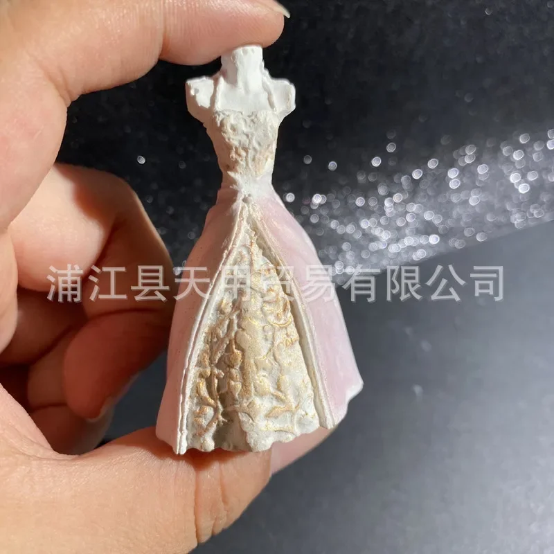 3D Three-dimensional Princess Dress, Glue Drop Mold, Soft Pottery Clay, Glue Drop Gypsum Ornament 15-963