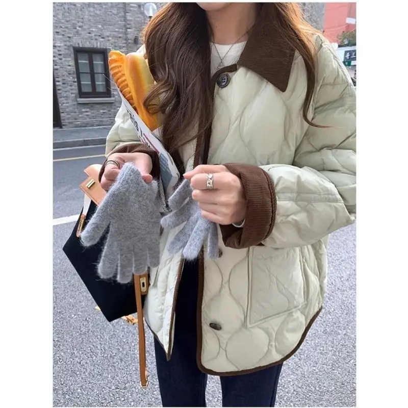 2025 Jaqueta de algodão de manga curta contrastante com gola virada para inverno