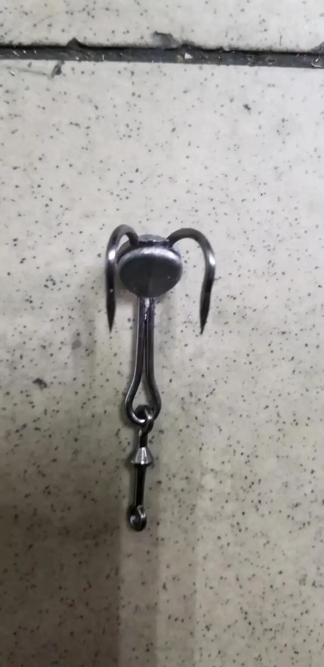 أفضل بائع الأكثر مبيعًا إنتاج وأبحاث وتطوير آلة صب القوالب العمودية Dongguan Plumb