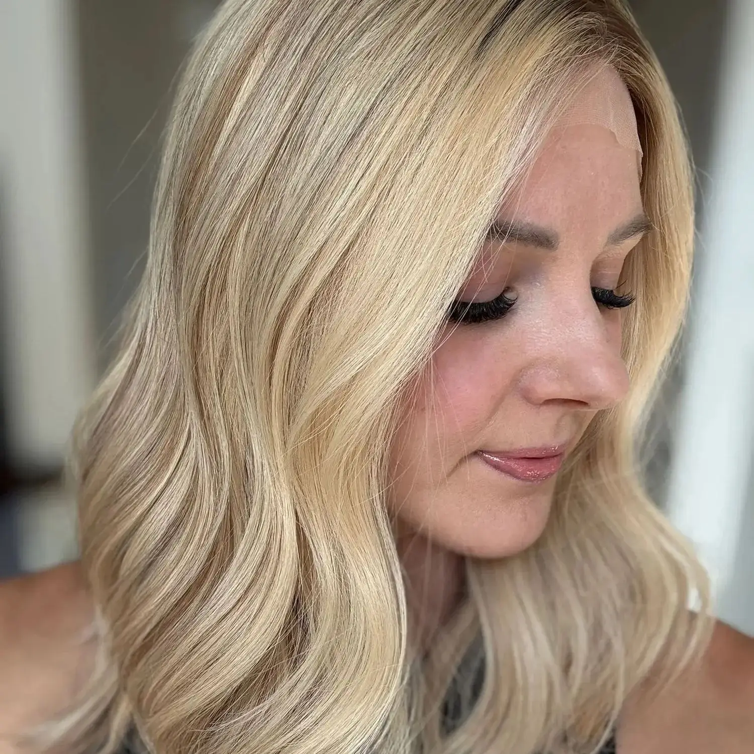 

Плечо Ombre Пепельно-русый синтетический HD парик фронта шнурка Балаяж предварительно выщипанная линия волос термостойкие свободные волнистые парики костюм женский