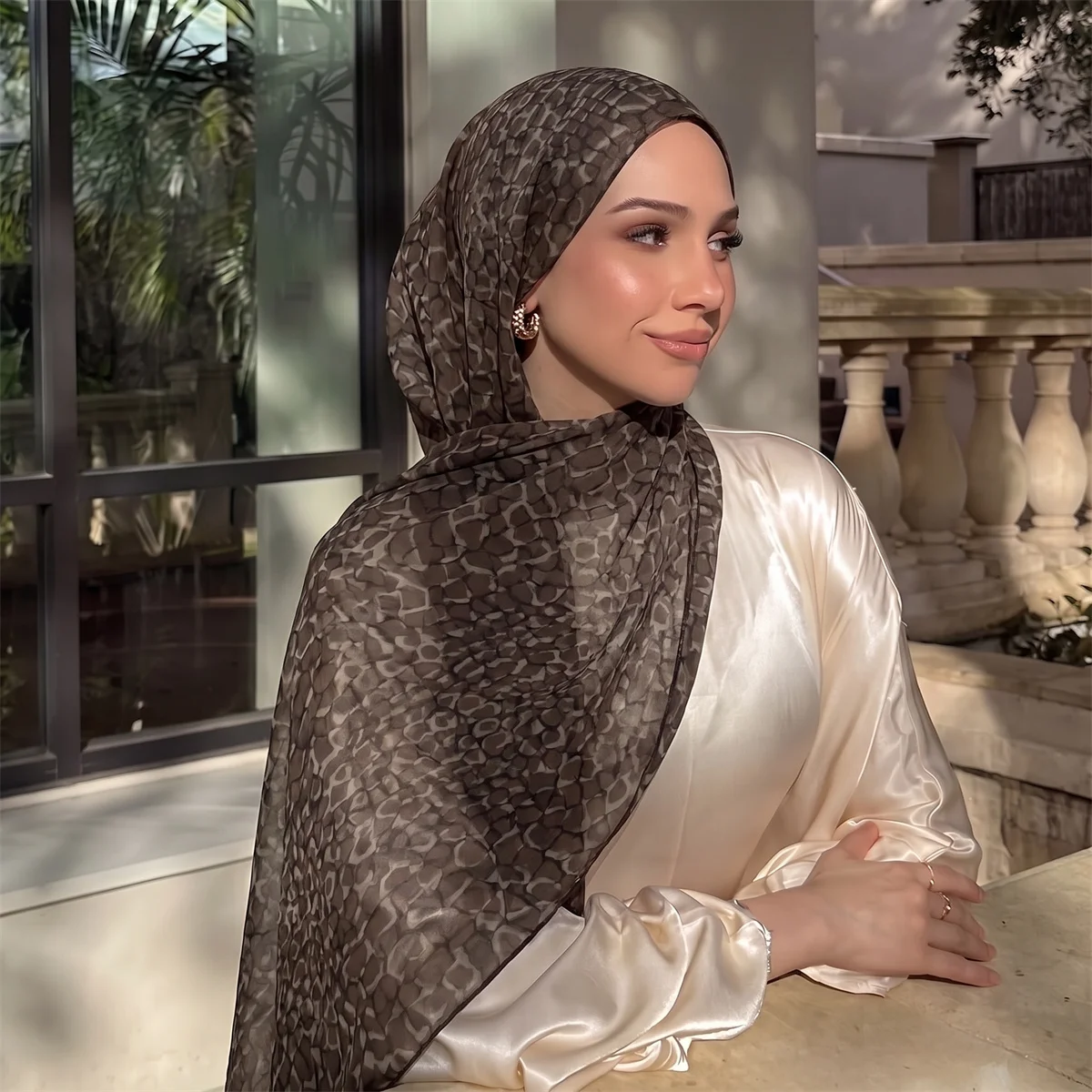 Crocodile Print Textured Chiffon Hijab Women Soft Lightweight Stretch Scarf Fashion Animal Pattern Headscarf For Daily Wear