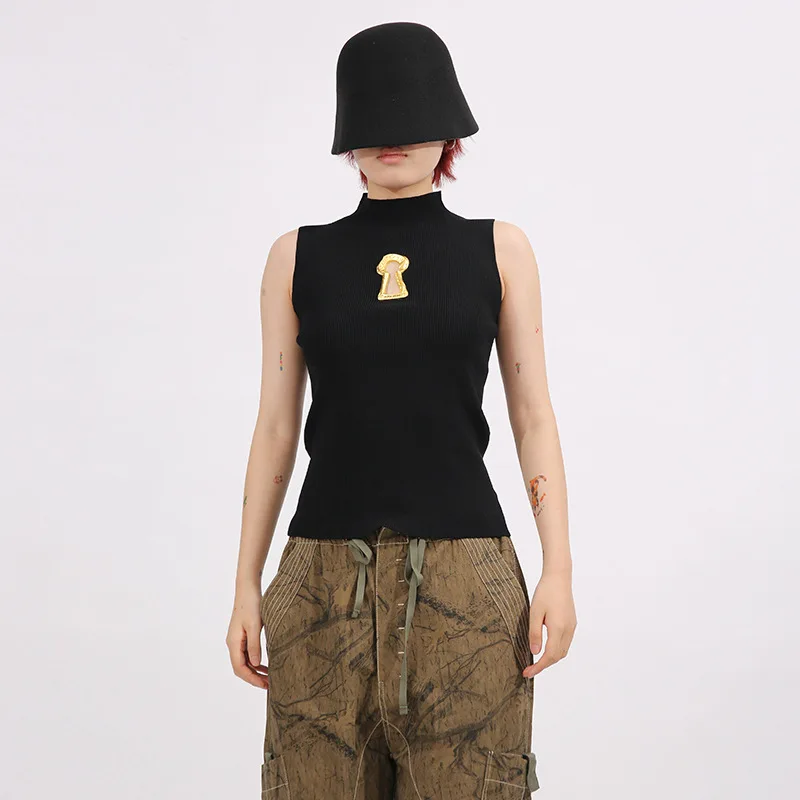 

Модные футболки с металлической пряжкой для женщин, водолазка без рукавов, утягивающие трикотажные футболки, топы, женская одежда