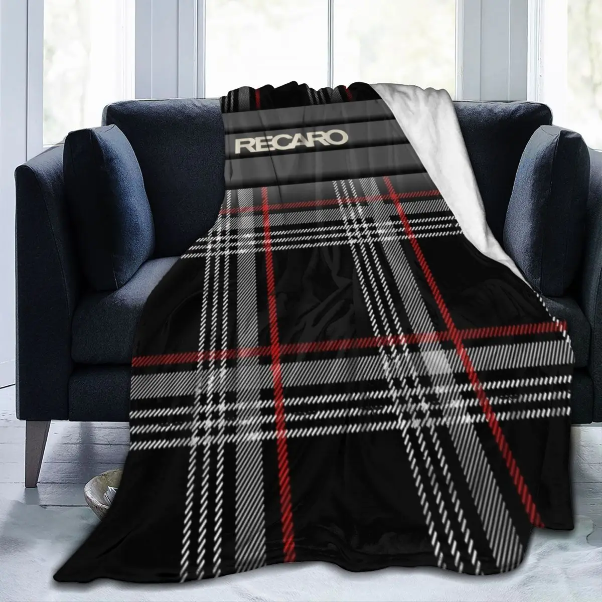 Fashion Brand Blanket Car Seat Picnic Flannel Throw Blanket Warm Soft Couch Chair Customized Bedspread Gift