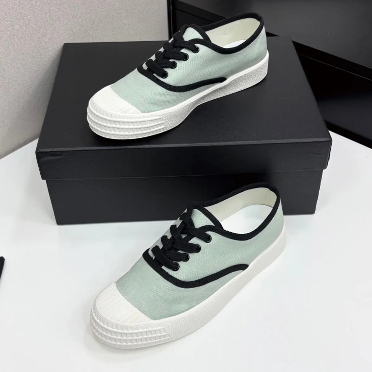 2026 High Quality Autumn women shoes lace‑up canvas platform sneakers comfortable daily walking footwear ch25021660