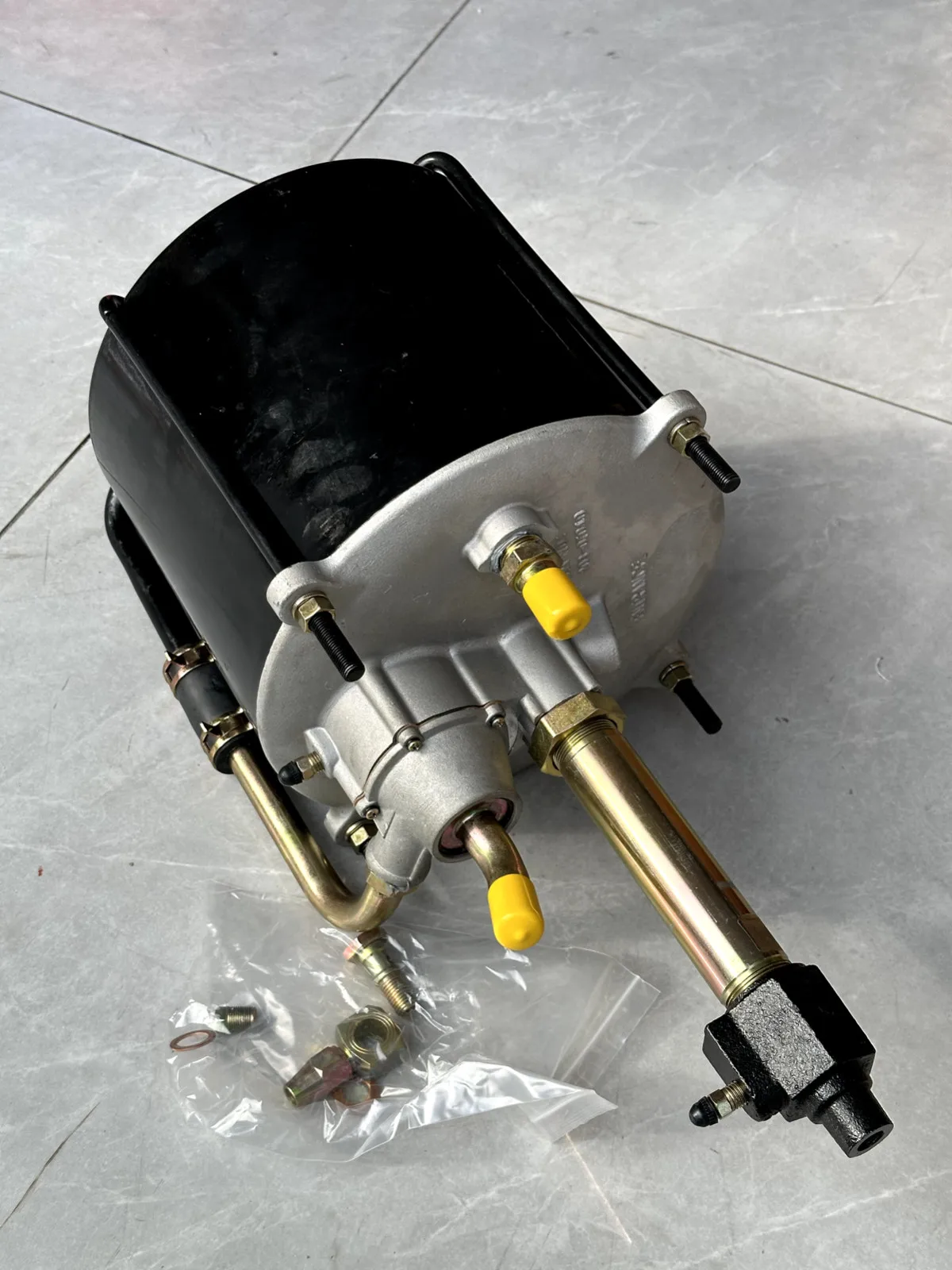 

FOR JAPANESE TRUCK BRAKE BOOSTER 203-07040 20307040