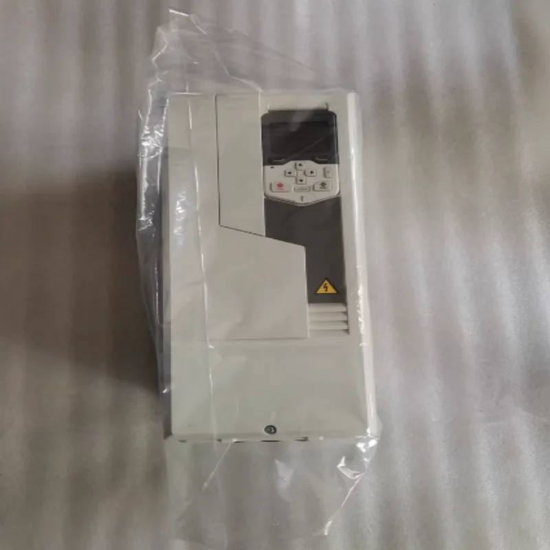 العلامة التجارية الجديدة الأصلي محرك التردد المتغير ACS880-01-07A4-7 ACS580-01-073A-4