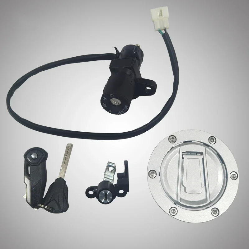 

Комплект замков для мотоцикла LONCIN VOGE LX300-9 350AC: замок зажигания, замок топливного бака, замок сиденья.