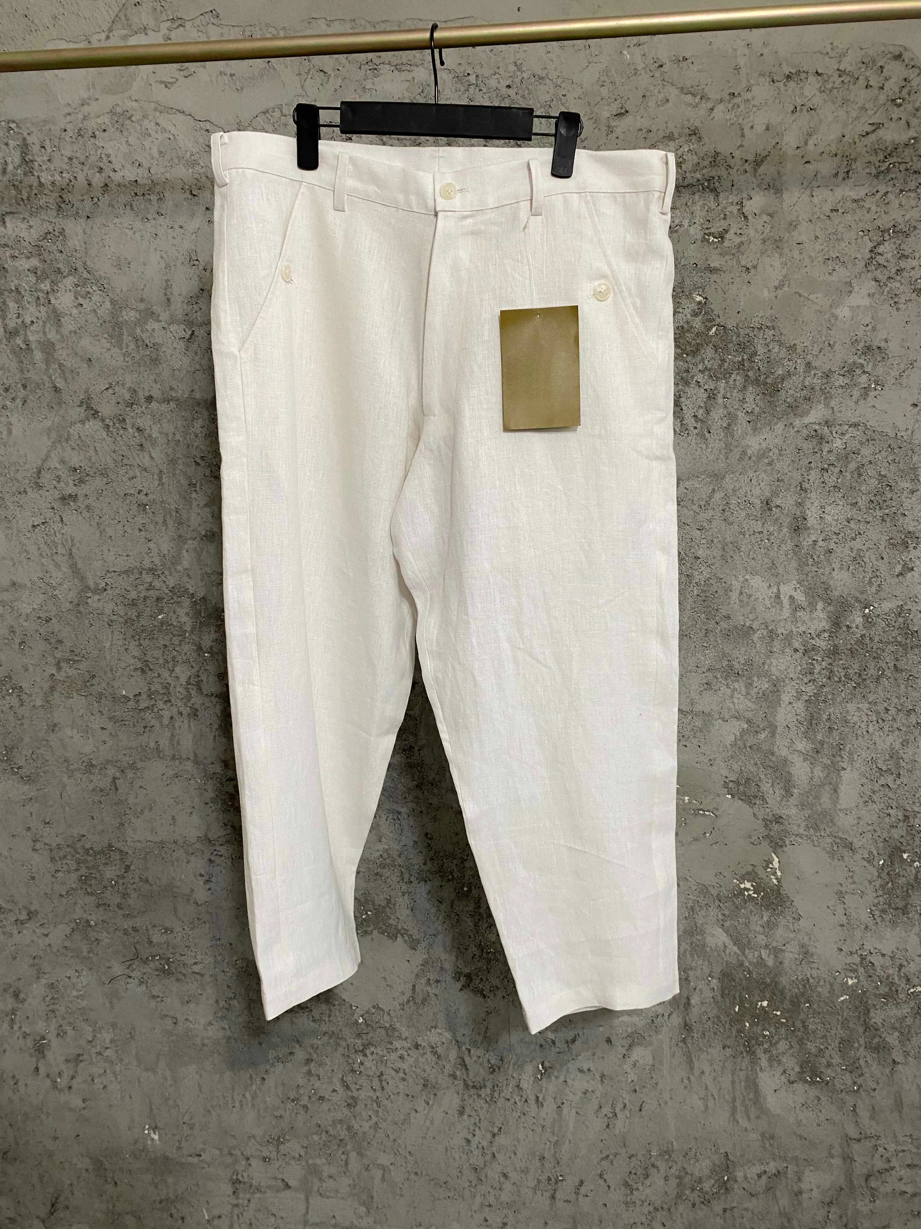 

TOP-YAMAMOTO white trousers with ink-wash flower print pattern, straight-leg loose belt design