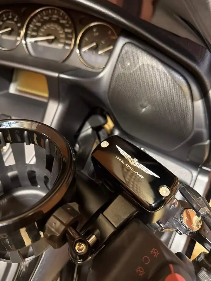Motorcycle Accessories CHROME FLUID CAPS Front brake brake oil cap FOR Honda Gold Wing GoldWing GL1500 GL1800 VTX 1800 Valkyrie view 2