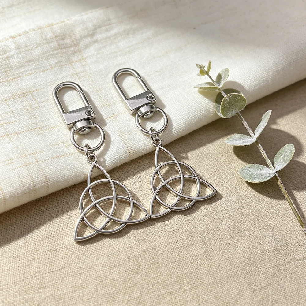 Vintage Heidnischer Dreifaltigkeitsknoten Schlüsselanhänger, Zinklegierung Keltischer Knoten Amulett Schlüsselring, Boho Taschenanhänger, Irischer Schmuck Geschenk – Detail 5