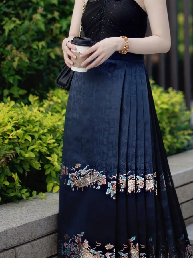 

Original Hanfu Semi-skirt Ma Face Skirt Floral Woven Silk Polyester Fiber Adjustable Waist T-ape Pure E-commerce Brand Jing...