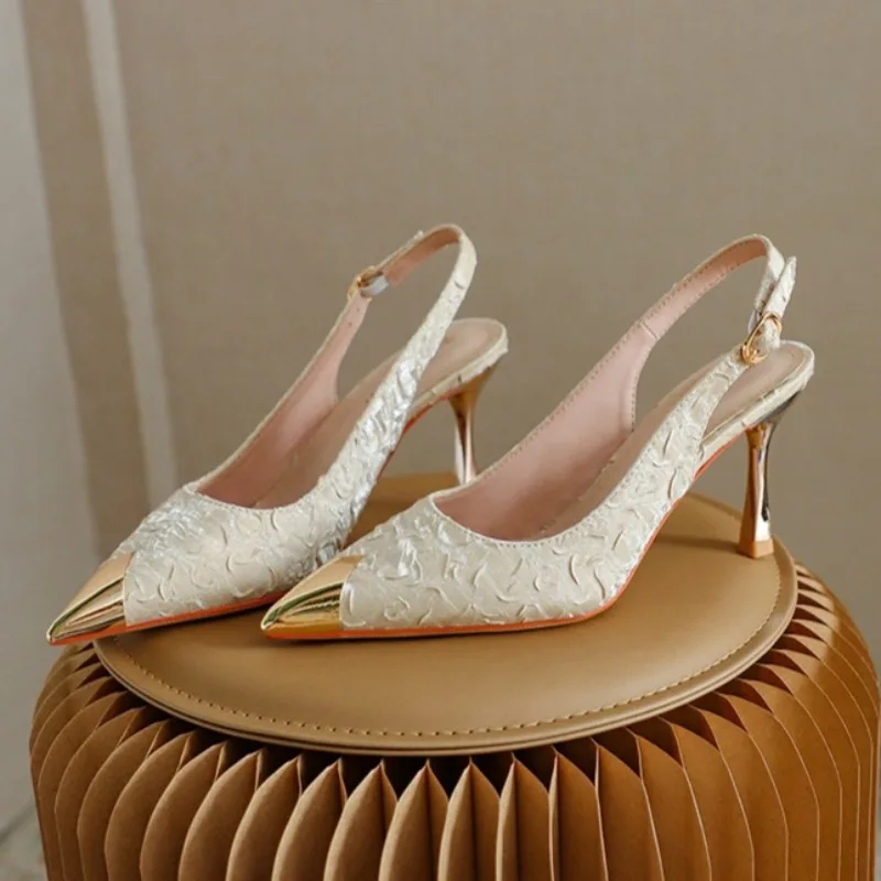 

Женские сандалии больших размеров 44, атласные, с тиснением, на высоком тонком каблуке, с острым носком, универсальные