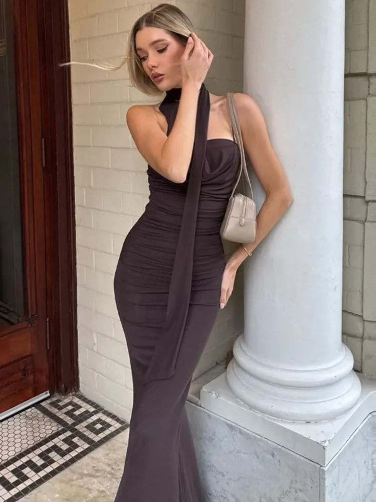 Chaxiaoa Halter Off-shoulder Sexy Maxi Dress for Women Coffee Strapless Sleeveless Backless Bodycon Club Party Long Dresses