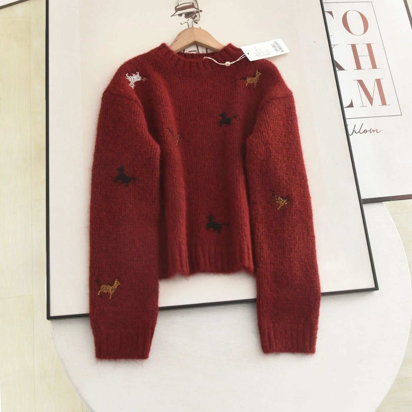 

Heavy-Work Handmade Knitted Sweater with Beads Design Hoodie Sle Red Color Flower Pattern Women's Long Sve Top