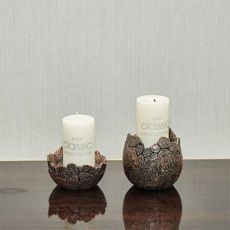 European Vintage Eggshell Resin Candle Holder Decorative Candlestick Ornament for Courtyard Home Table Housewarming Gift