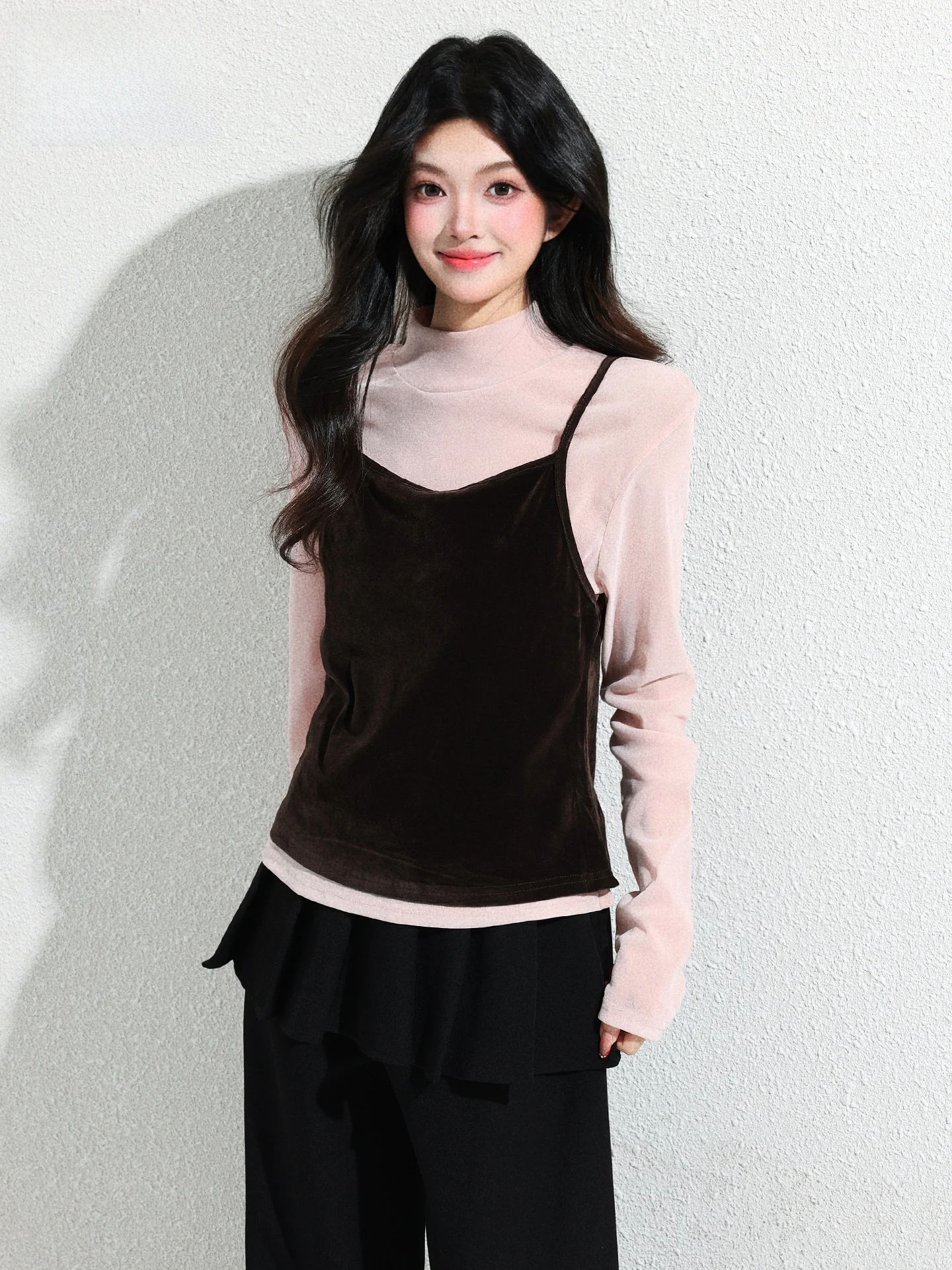 

Retro Style Velvet Strap Vest Set Women's Slimming Layering Base Shirt Two-Piece Set Spring Casual Loose Fit Pure Color