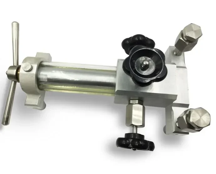 Handheld portable pressure calibrator with digital pressure gauge