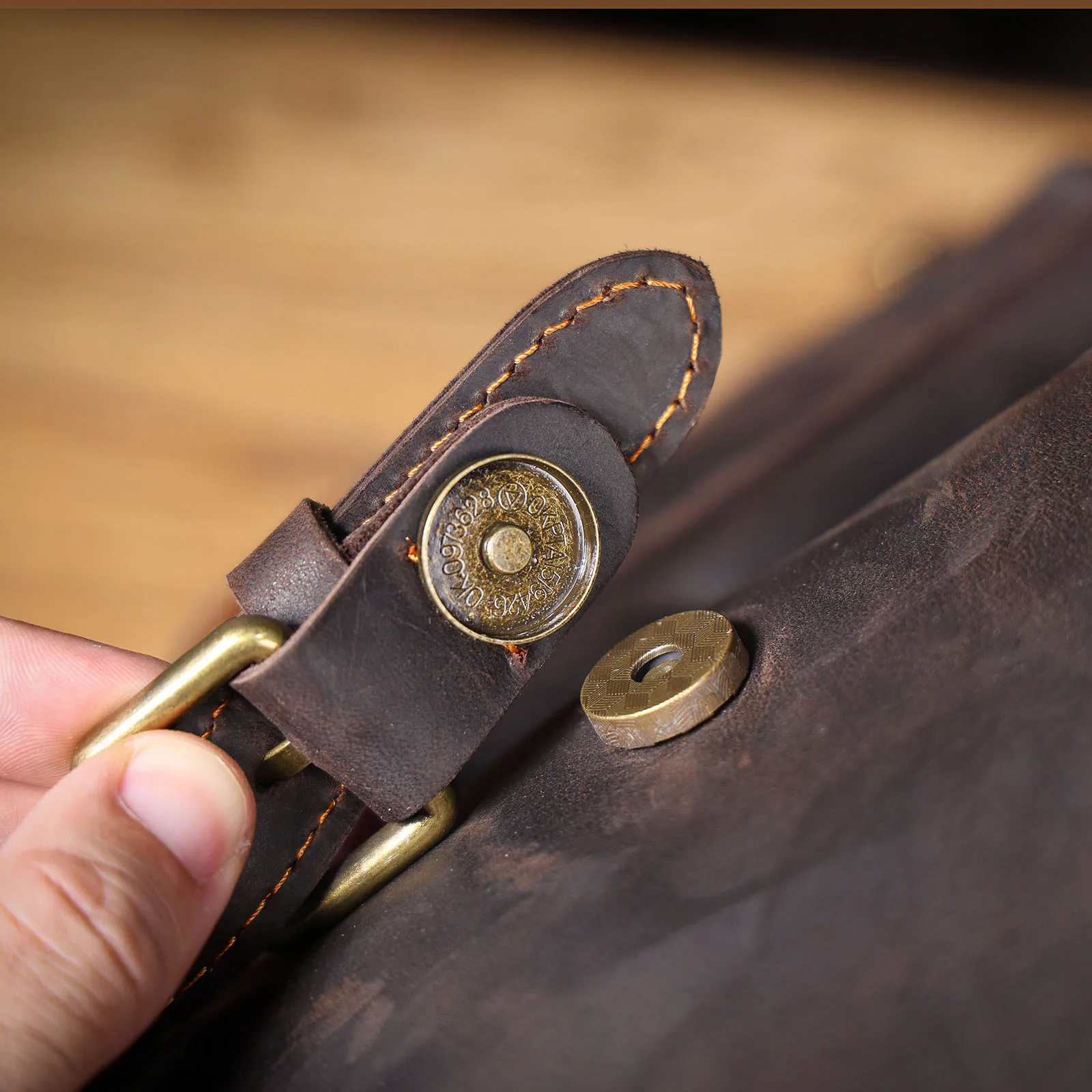 S.WORKER Vintage Echtleder-Rucksack 15" Laptop-Tasche Lässige Crazy-Horse-Leder-Schultasche Outdoor-Reise-Weekender-Tasche – Detail 11