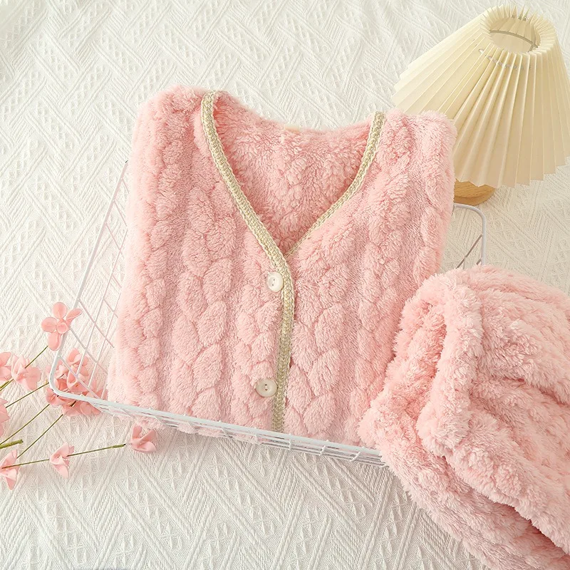 

Women's Thickened Hook Flower Fleece Pajamas Cozy Loose Autumn Winter Homewear Flannel Comfortable Soft Long Sleeves Long Pants