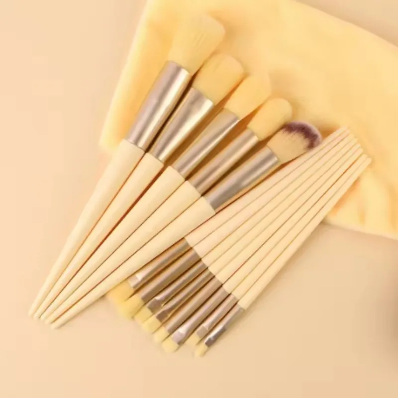 مجموعة فرش مكياج صفراء مكونة من 13 قطعة مع شعيرات فائقة النعومة - مجموعة فرش تجميل احترافية كاملة لكريم الأساس والكونتور والعين #3