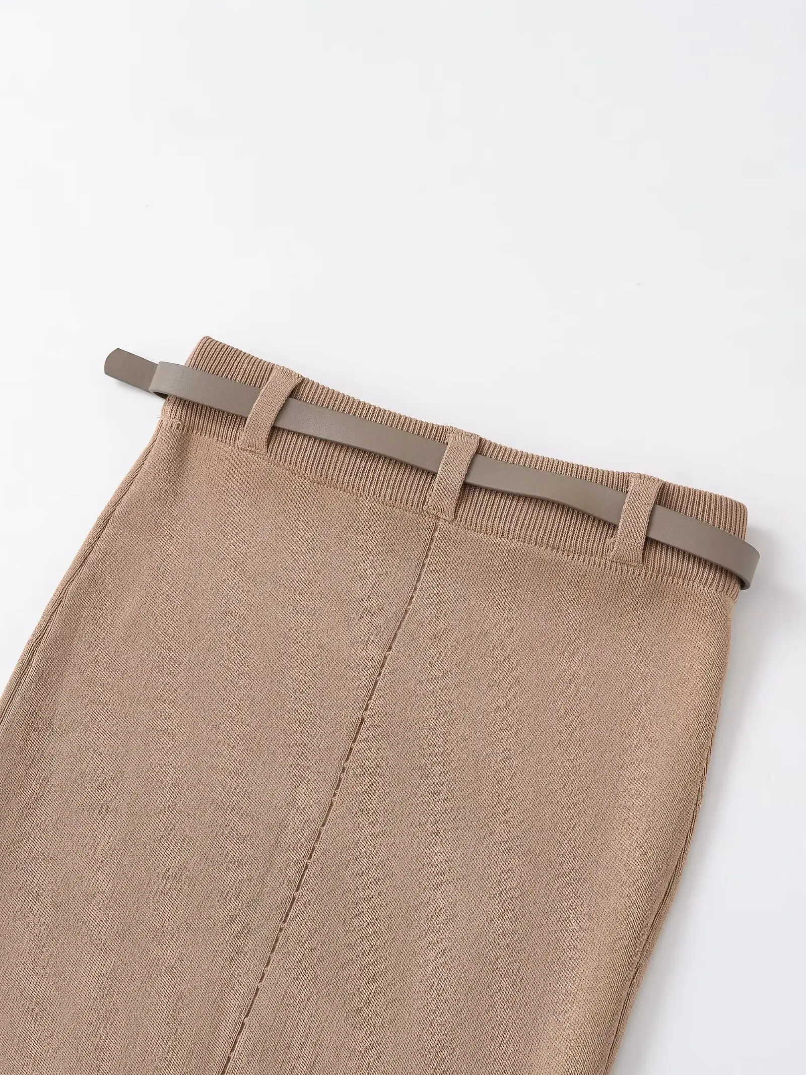 Jenny&Dave 2026 Moda Damska Minimalistyczna i Elegancka Spódnica Dzianinowa w Kolorze Szampańskim z Paskiem, Prosta, Dopasowana Spódnica typu Tubka