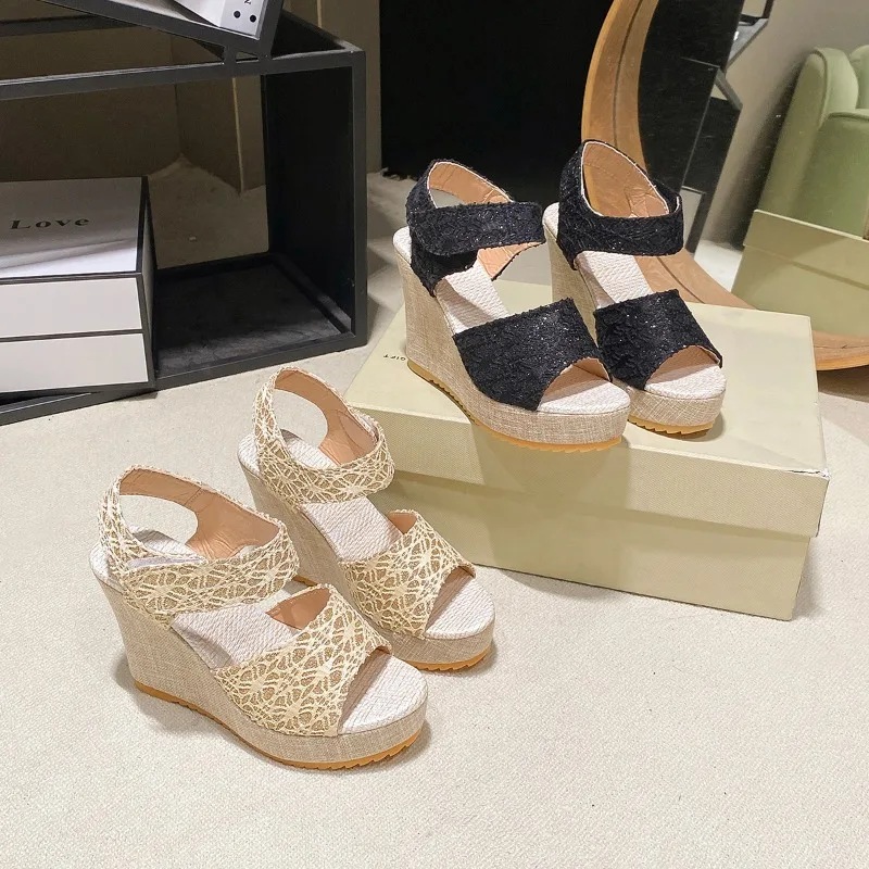 

Модная женская обувь, сандалии на танкетке с тканевой поверхностью и платформой, женские бежевые туфли-маффины с пряжкой и ремешком, роскошные эспадрильи