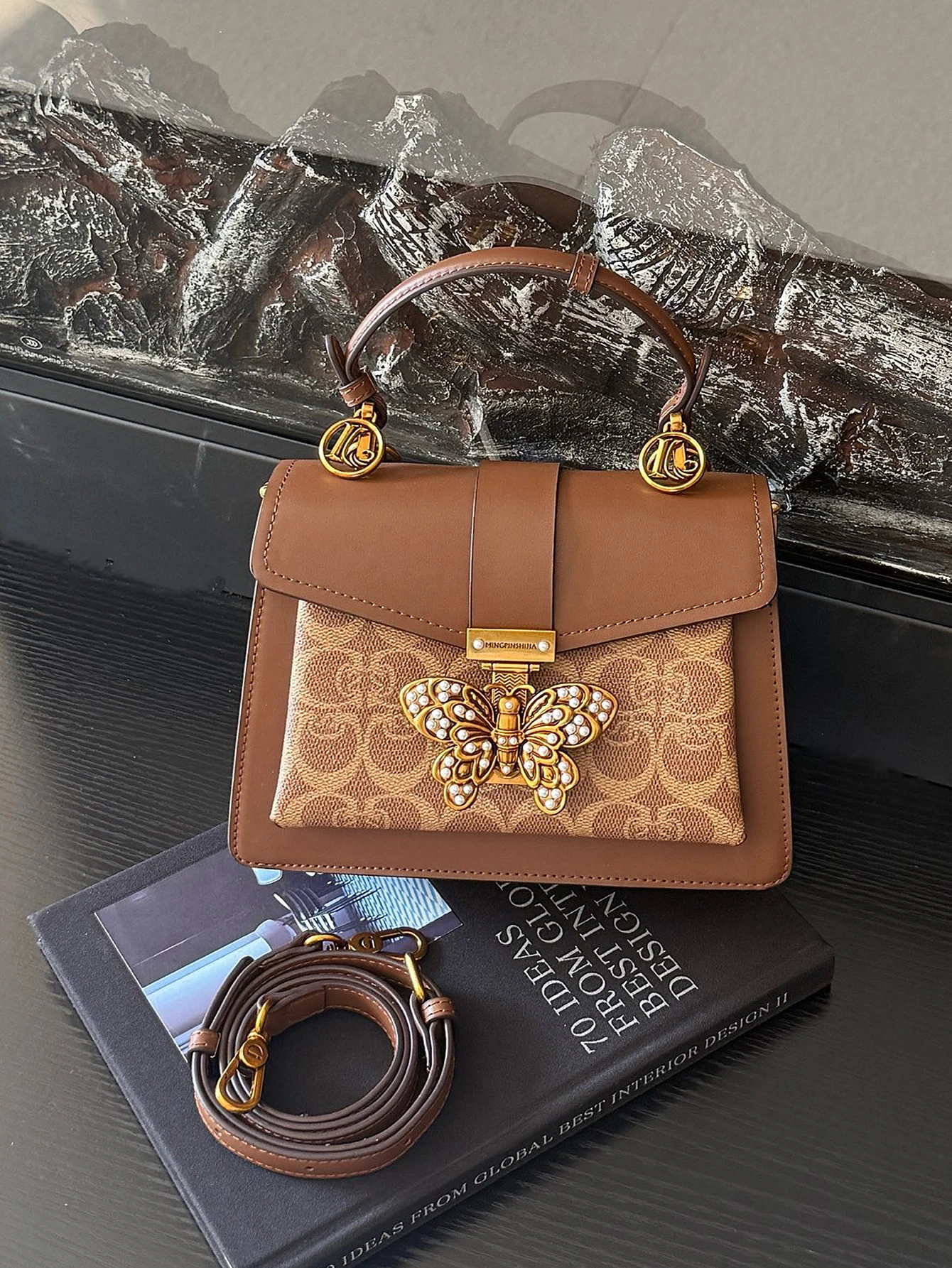 

2026 new luxury small bag ladies elegant European and American fashion handbags retro butterfly hardware decoration heavy indust