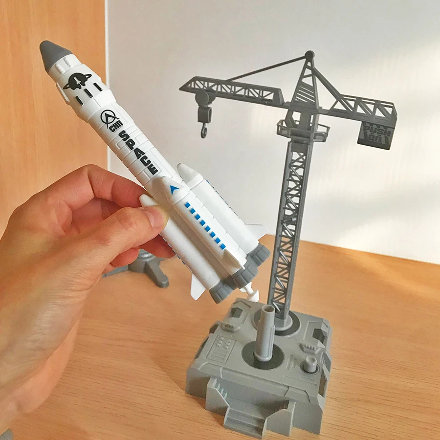 

Научный эксперимент в ракете, сборный центр пространства, выдвижная ракета с 3 шт. космонавтов, дети учатся познавательных знаний в космосе