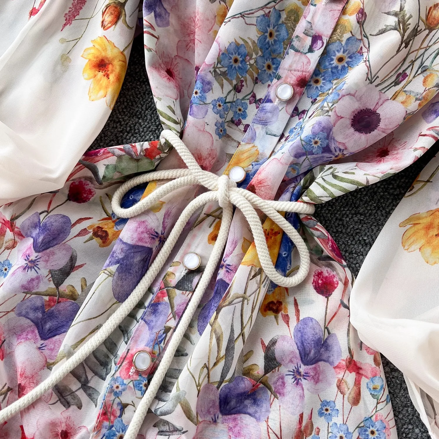 Vacanza estiva Splendido fiore Boho Robe Dress Risvolto da donna Manica lunga a lanterna Cintura Lace Up Beach Party Abiti Maxi vestiti