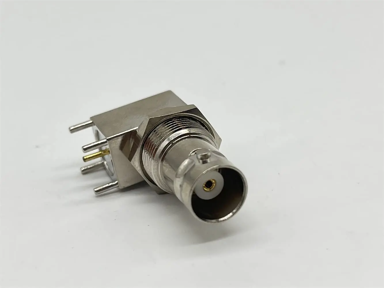 BNC Jack Connector Female Right Angle PCB Mount Through Hole 75Ω